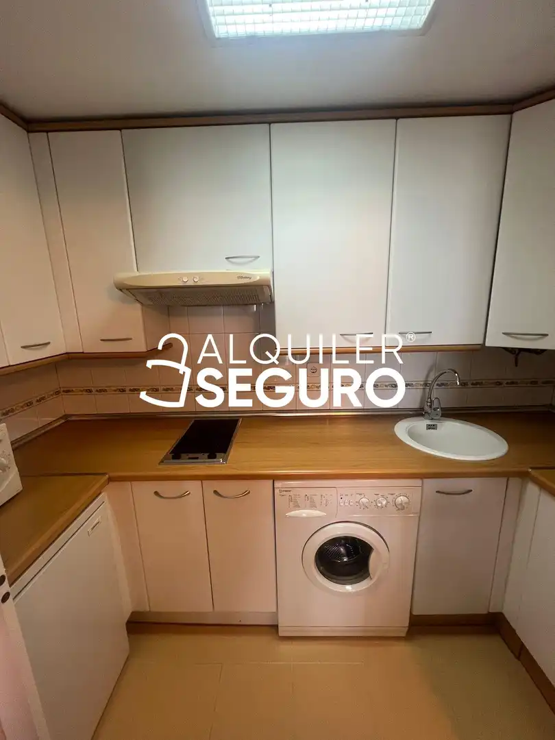 Kitchen of Flat for rent in Arganda del Rey  with Air Conditioner, Swimming Pool and Furnished