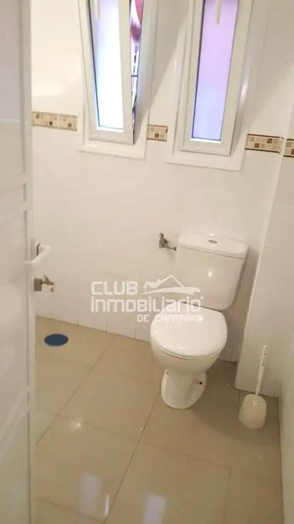 Bathroom of Commercial properties for rent in San Cristóbal de la Laguna