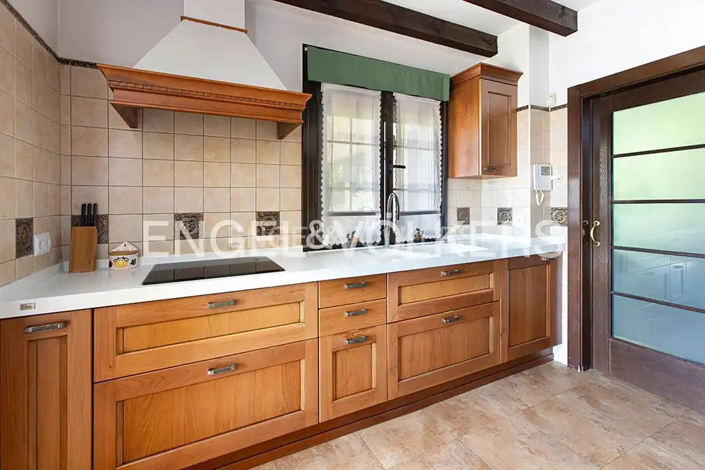 Cocina de Casa o chalet en venta en Gijón  con Calefacción, Jardín privado y Terraza