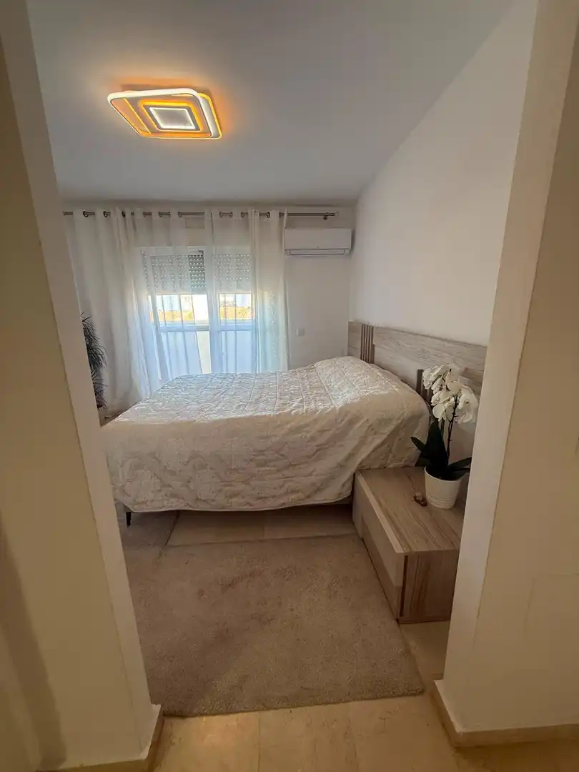 Dormitori de Casa adosada en venda en Torremolinos amb Aire condicionat, Calefacció i Jardí privat