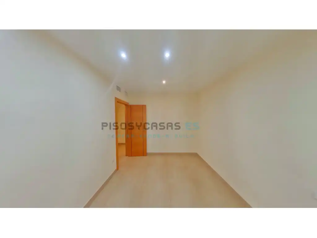 Flat for sale in Tauste  with Air Conditioner, Oven and Washing machine