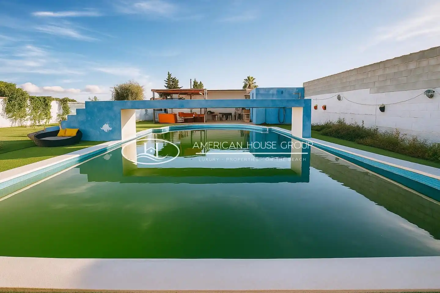Piscina de Casa o xalet en venda en Chiclana de la Frontera amb Aire condicionat, Jardí privat i Terrassa