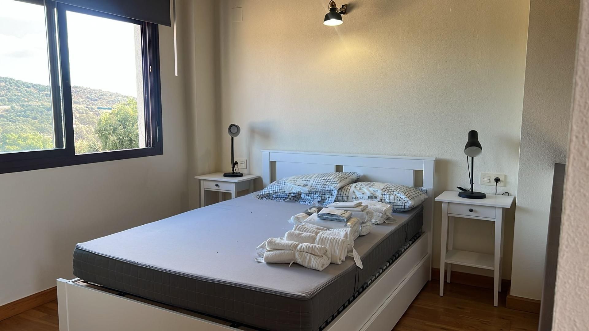 Dormitori de Casa o xalet en venda en El Ronquillo amb Jardí privat, Terrassa i Piscina comunitària