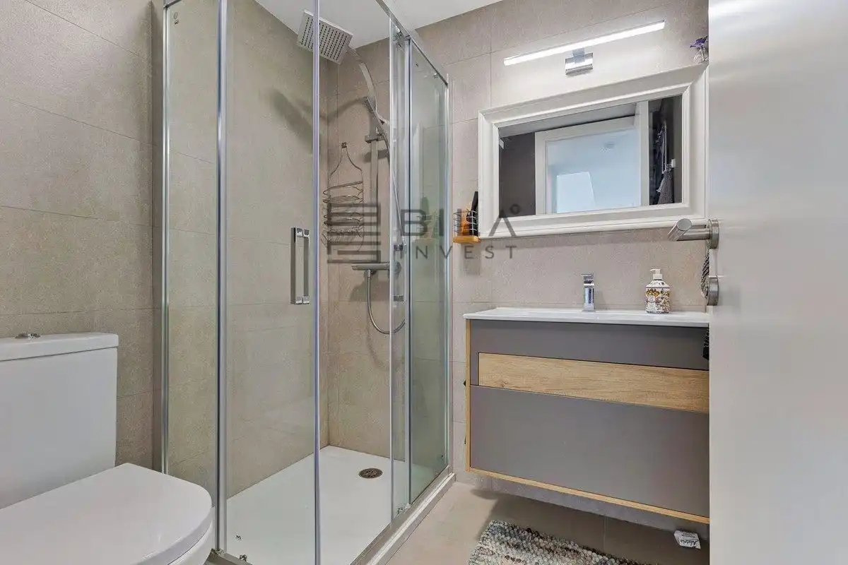 Baño de Piso en venta en Fuengirola con Aire acondicionado, Terraza y Trastero
