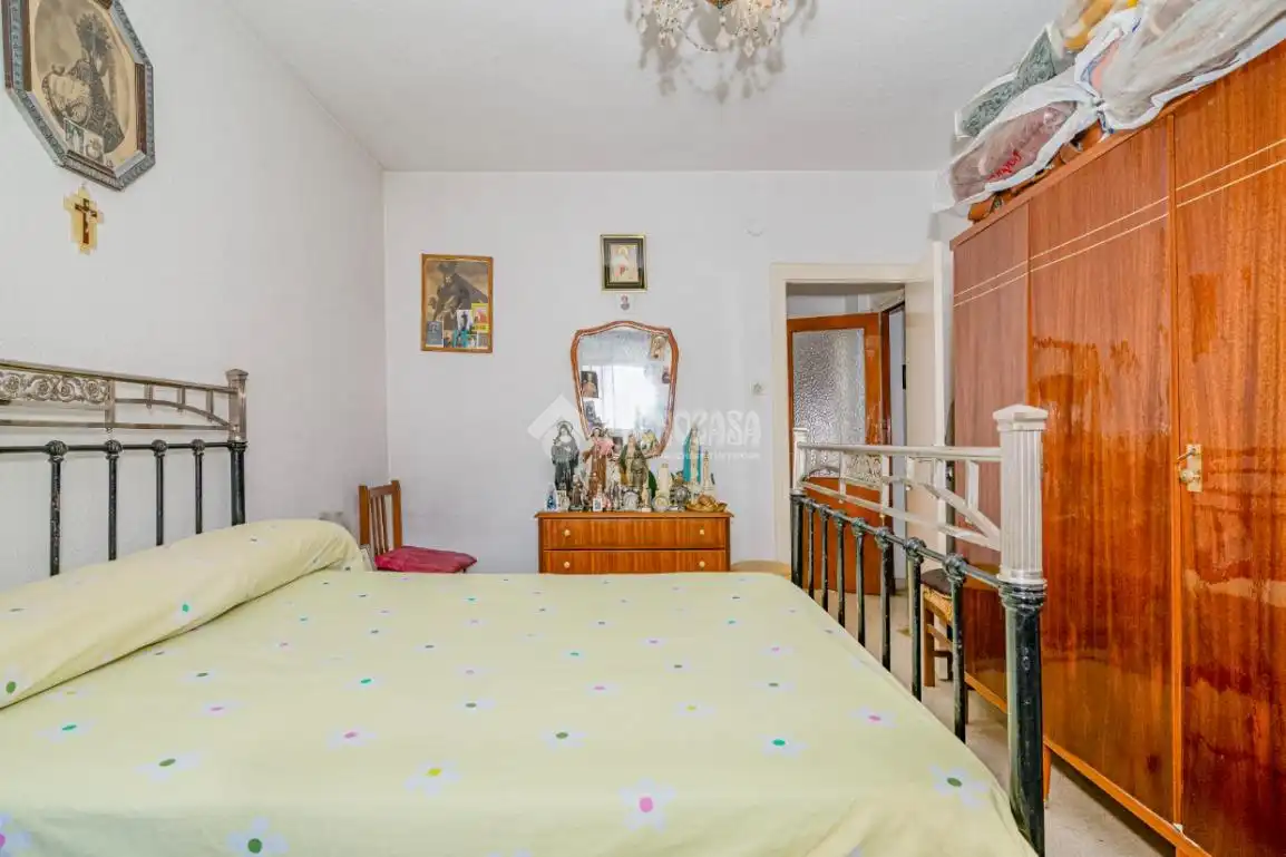 Habitación de Piso en venta en Granada con Calefacción, Amueblado y Balcón