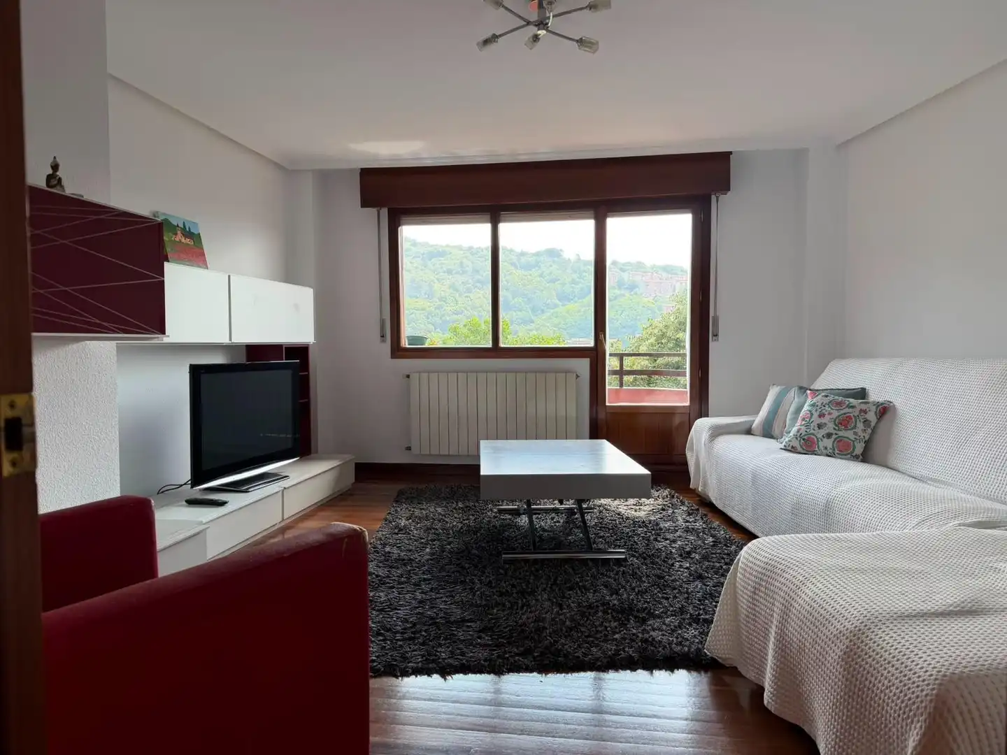 Sala d'estar de Pis en venda en Basauri  amb Calefacció, Terrassa i Traster