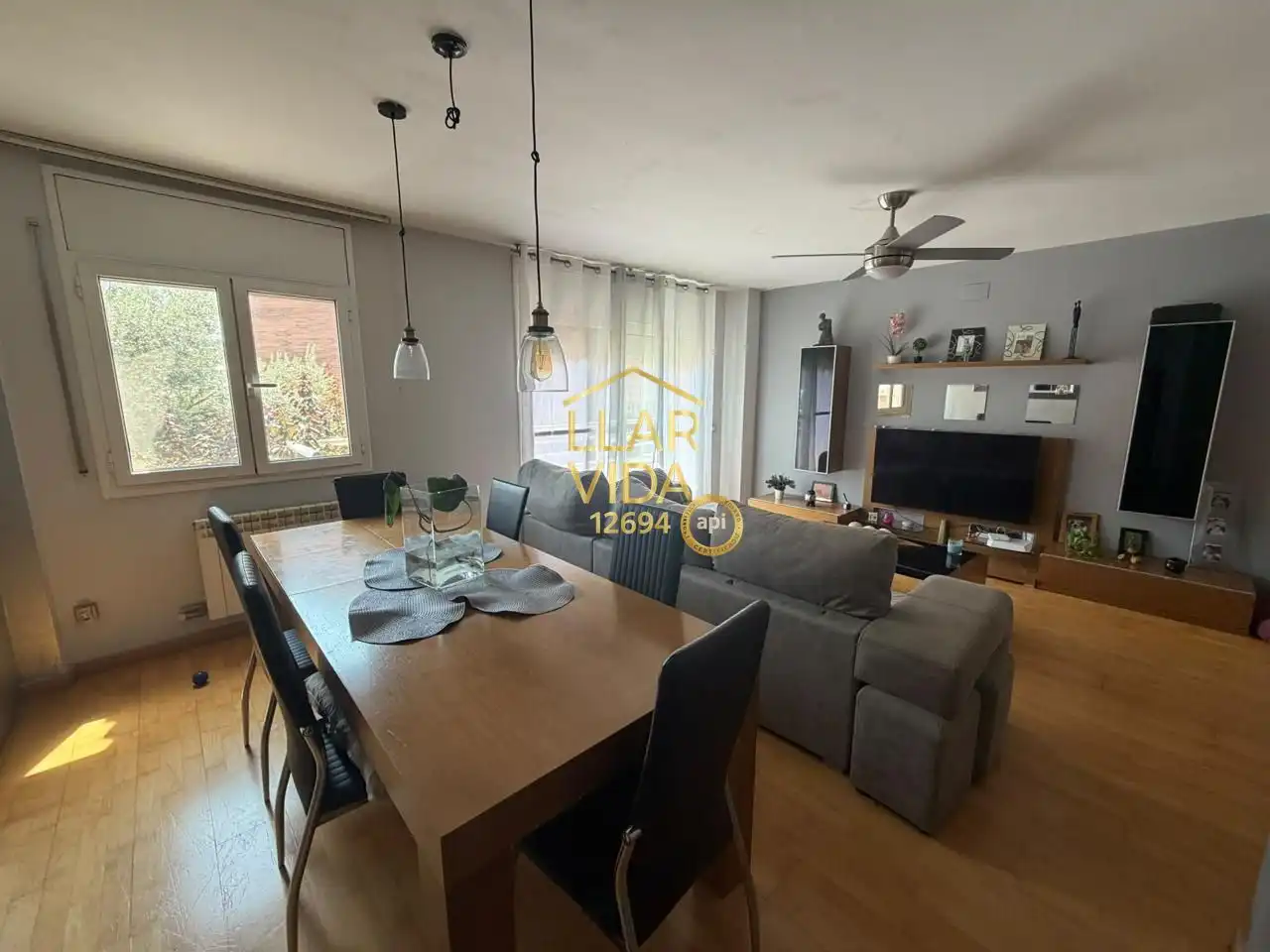 Sala d'estar de Casa o xalet en venda en Alcarràs amb Aire condicionat, Terrassa i Piscina