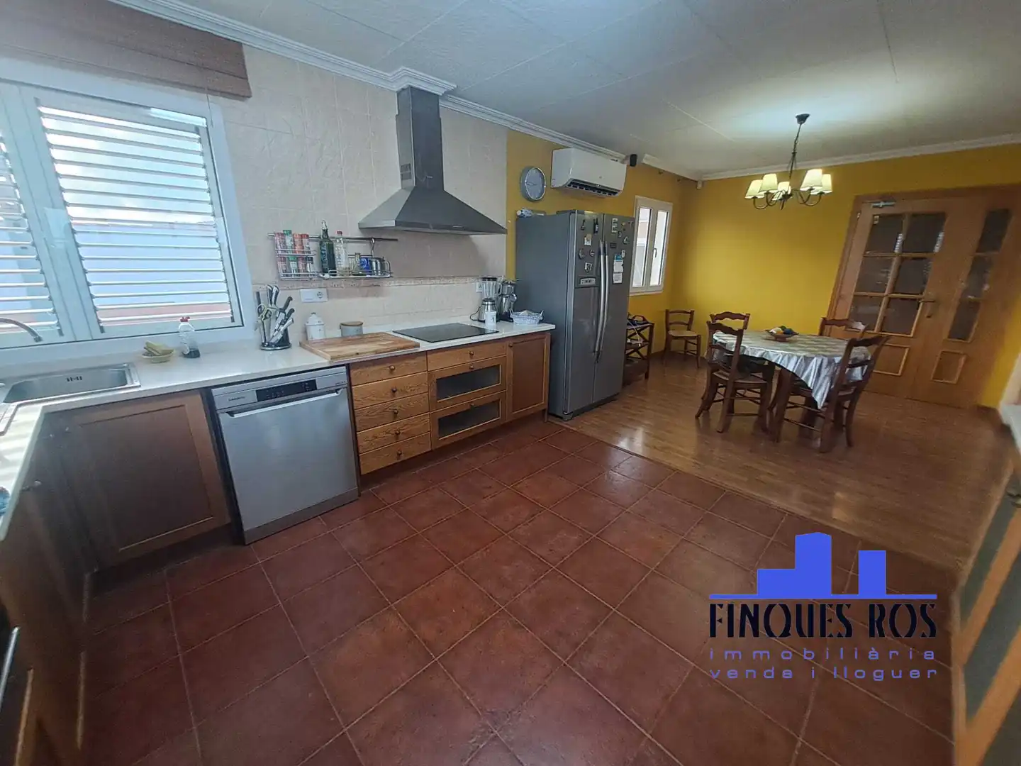 Cuina de Casa o xalet en venda en Vinaròs amb Aire condicionat, Jardí privat i Terrassa