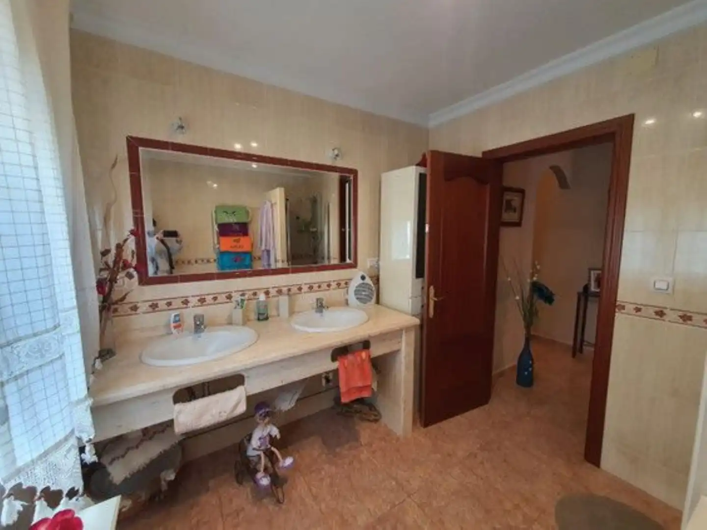Bathroom of Commercial properties for sale in Yunquera  with Air Conditioner