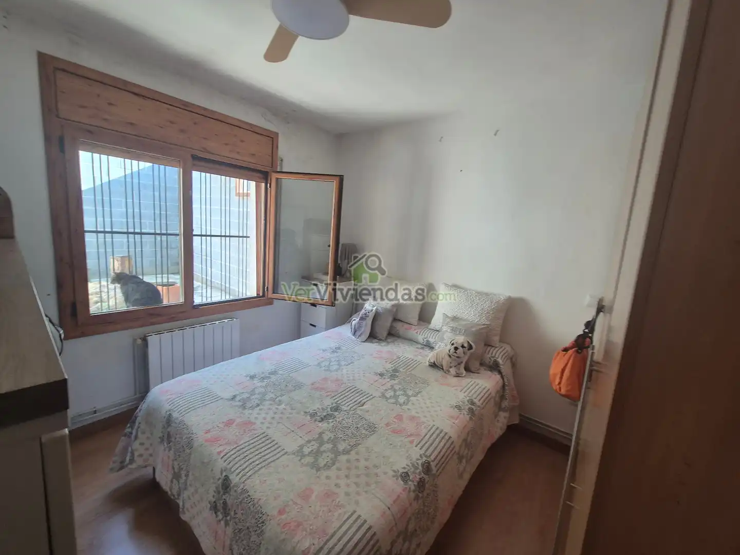 Habitación de Casa o chalet en venta en Corbera de Llobregat con Calefacción, Jardín privado y Parquet