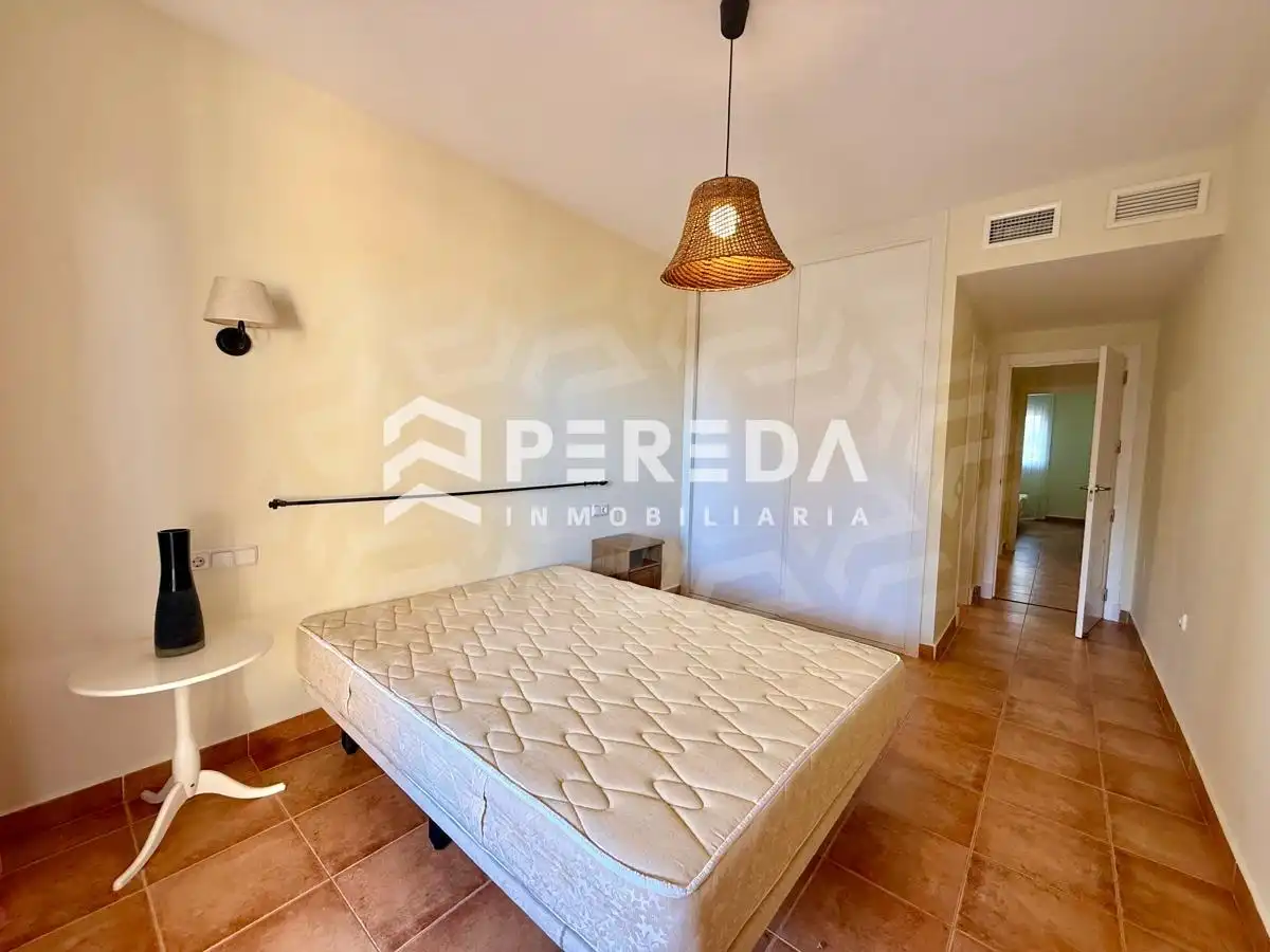 Dormitori de Apartament en venda en Roquetas de Mar amb Piscina comunitària