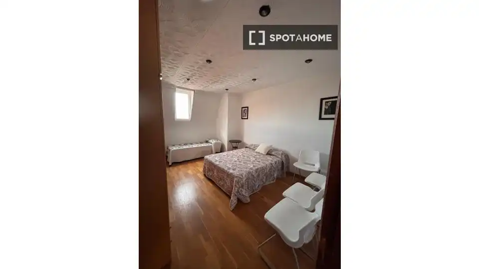 Bedroom of Flat for share in Ca n'Oriac - Sector Nord