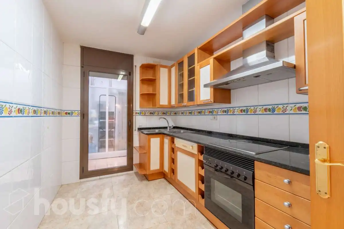 Küche von Wohnung zum Verkauf in Vilanova i la Geltrú mit Klimaanlage, Heizung und Balkon