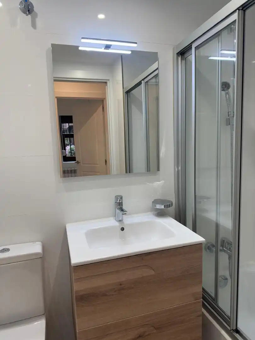 Bathroom of Flat for rent in Getxo   with Heating and Balcony