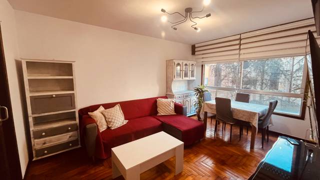 Piso en Venta en Rúa de Álvaro Cunqueiro en Praza Independencia