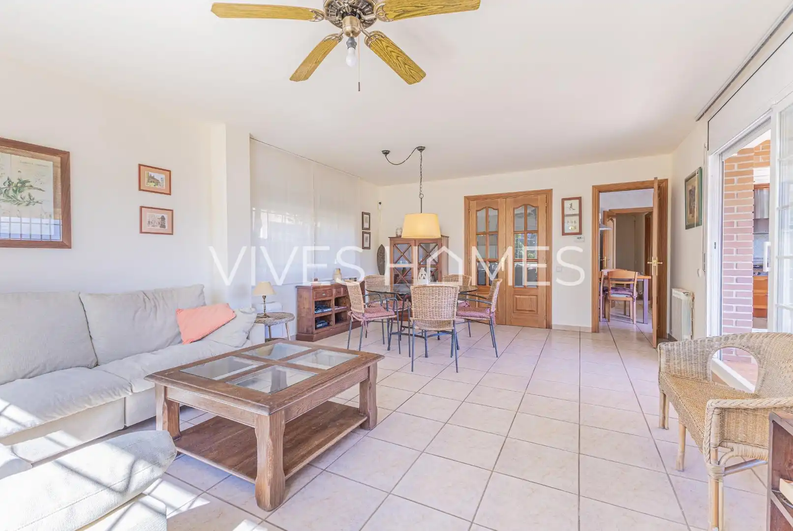 Sala d'estar de Casa o xalet en venda en Sant Vicenç de Montalt amb Calefacció, Jardí privat i Terrassa