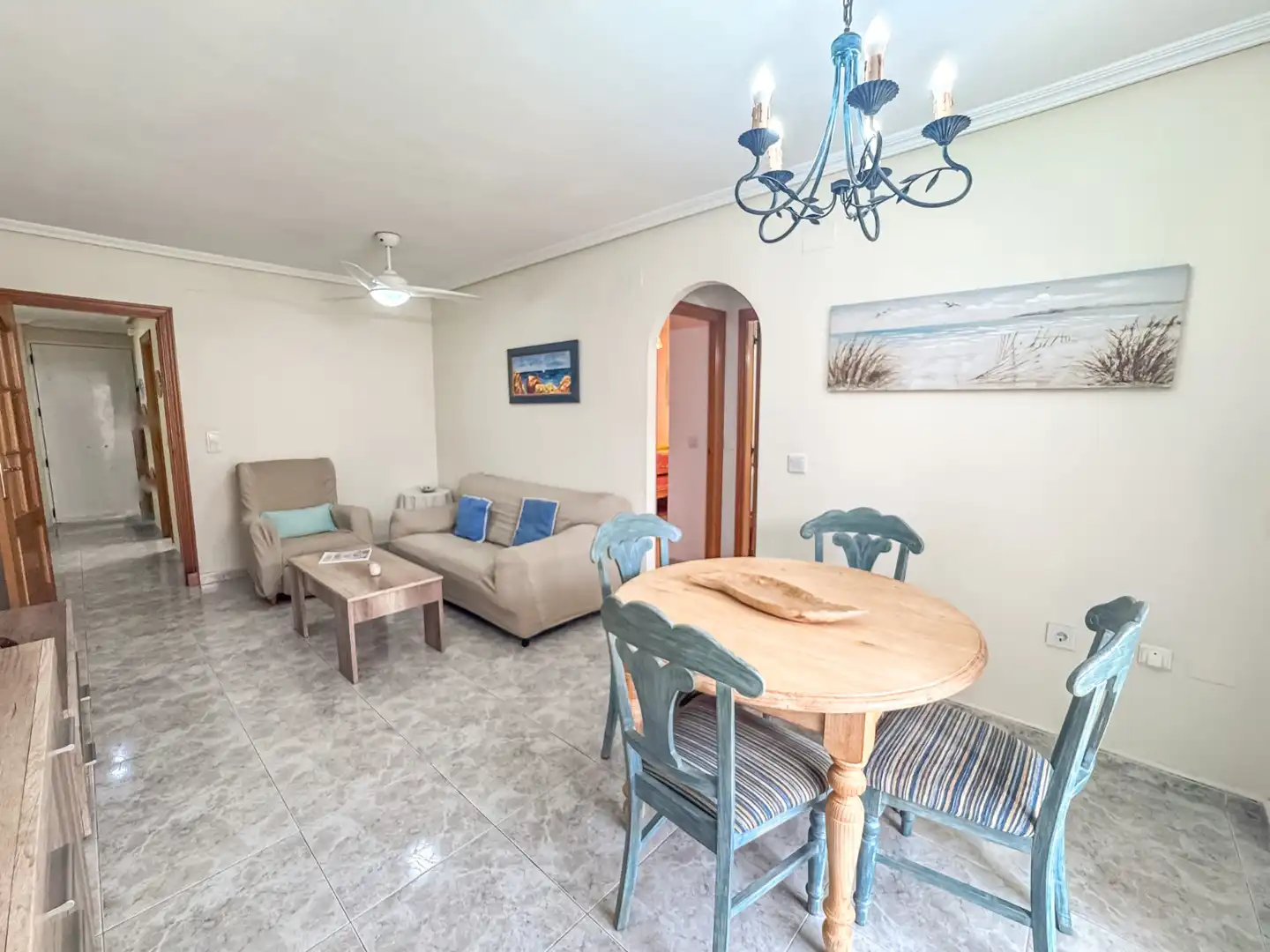 Sala de estar de Apartamento de alquiler en Santa Pola con Terraza, Piscina y Amueblado