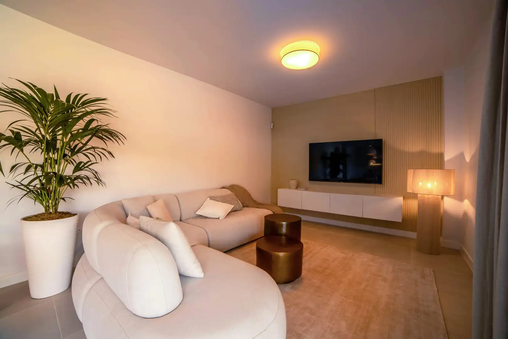 Sala de estar de Planta baja en venta en Casares con Aire acondicionado, Jardín privado y Terraza