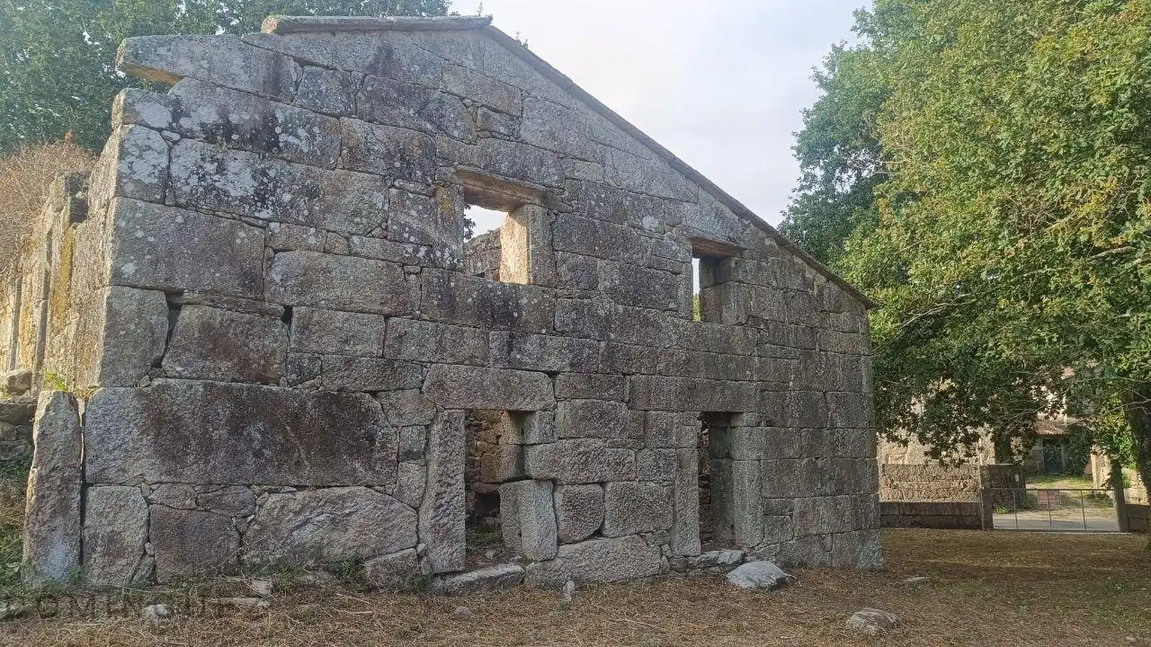 Vista exterior de Finca rústica en venda en Redondela amb Calefacció i Jardí privat