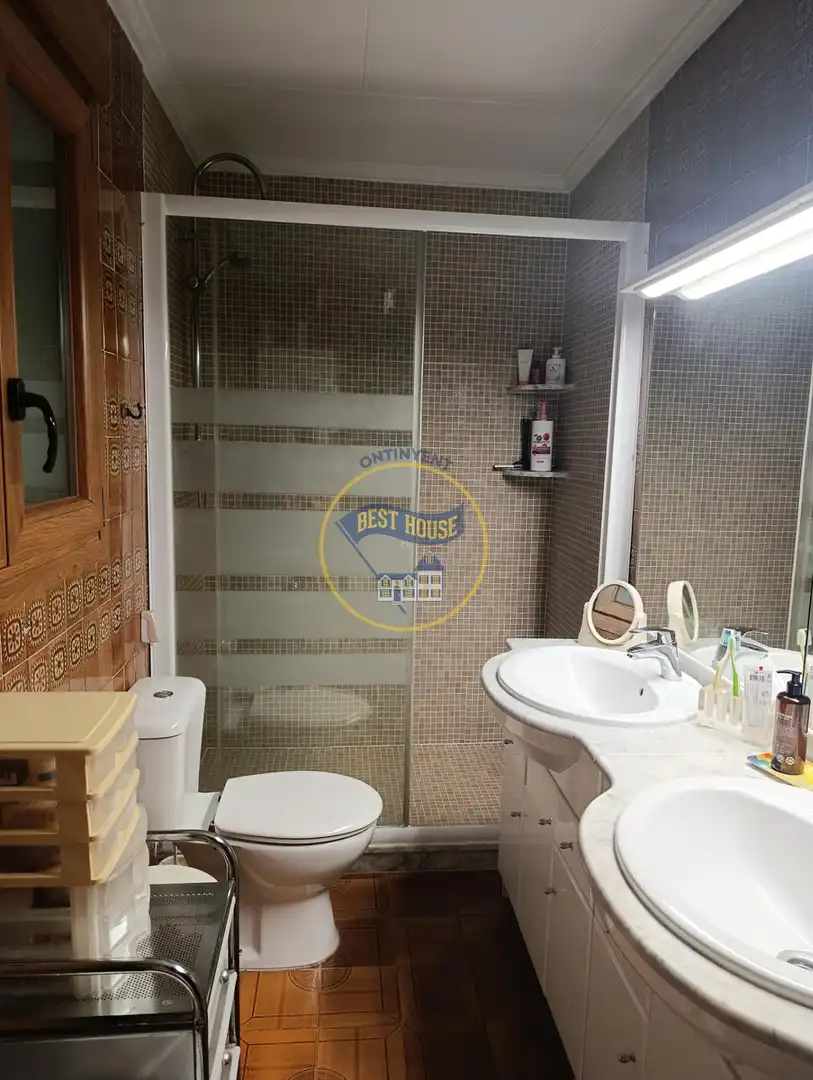 Bany de Casa o xalet en venda en Ontinyent amb Aire condicionat, Calefacció i Jardí privat