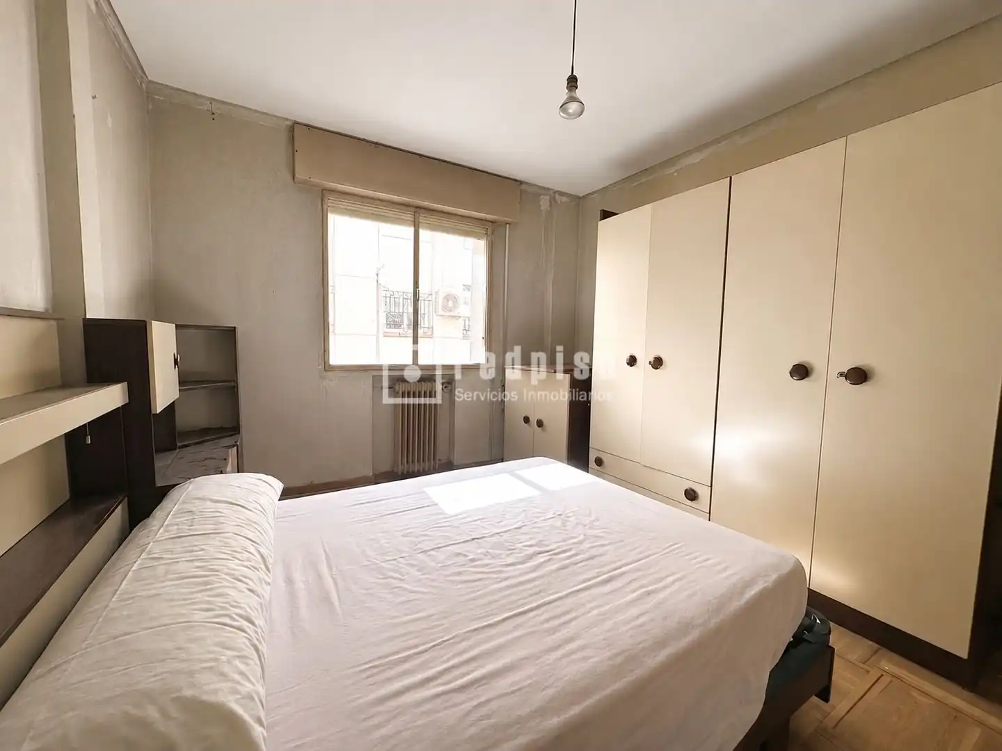 Dormitori de Pis en venda en Madrid amb Calefacció, Parquet i Terrassa