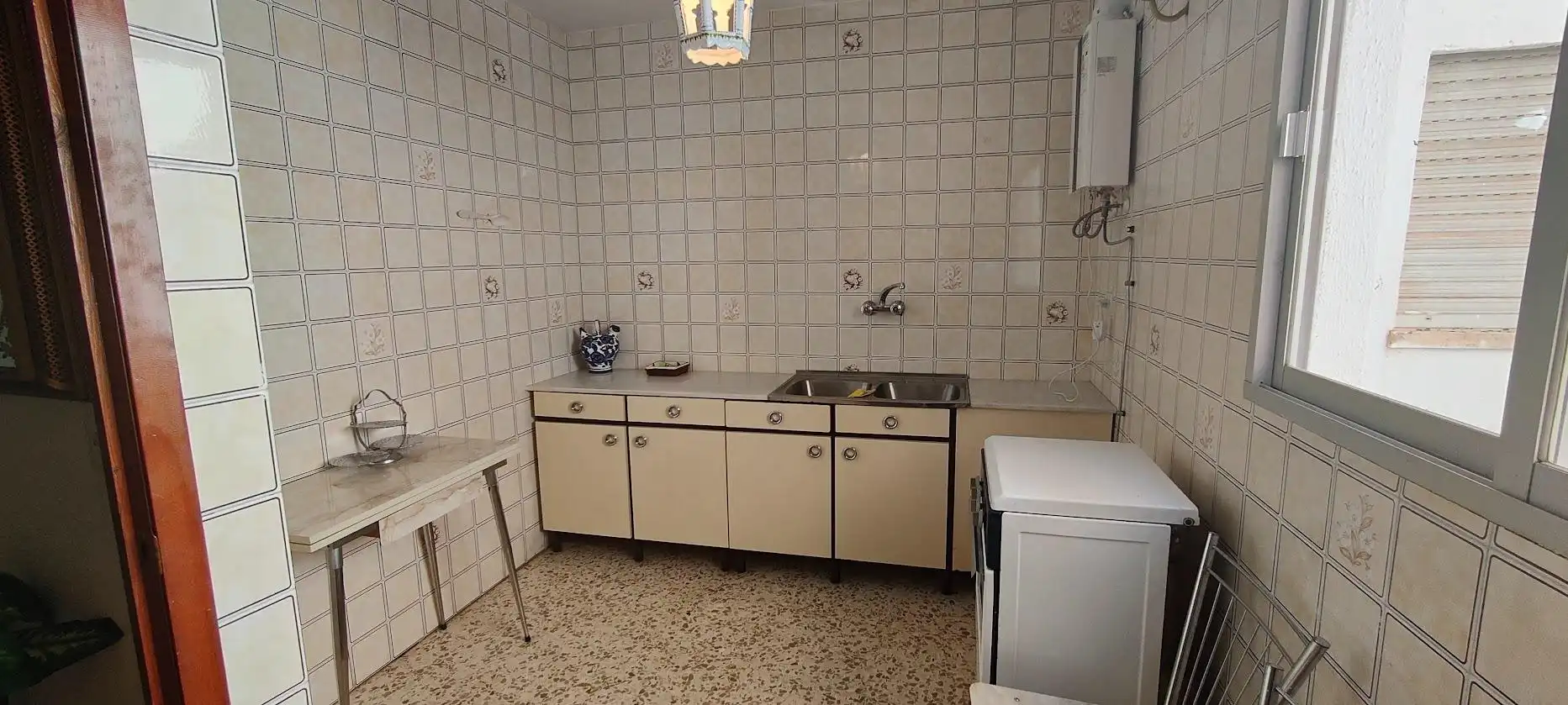 Cuina de Casa o xalet en venda en Jérez del Marquesado amb Terrassa, Traster i Moblat