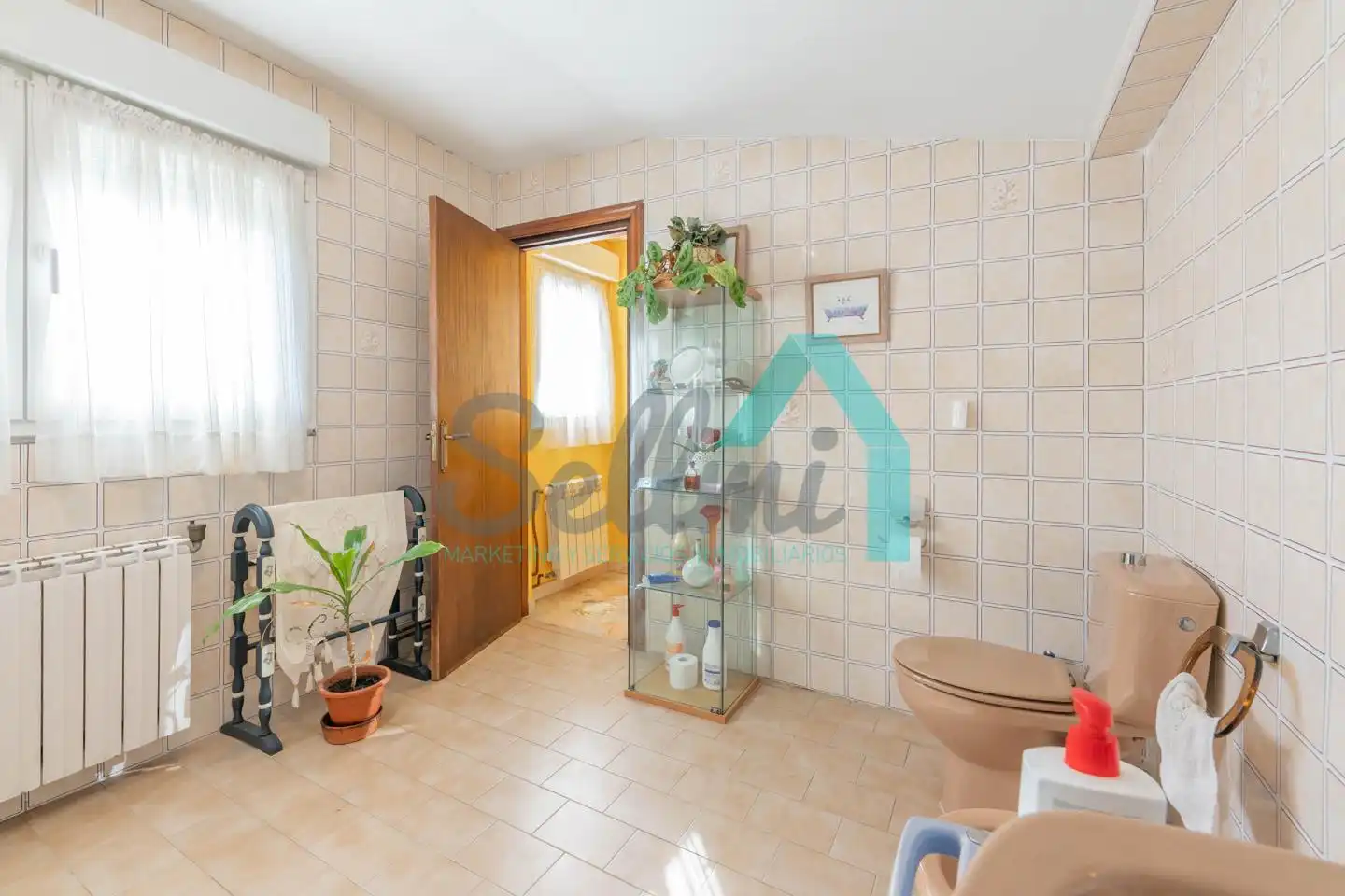 Bany de Casa o xalet en venda en Castrillón amb Calefacció, Jardí privat i Parquet