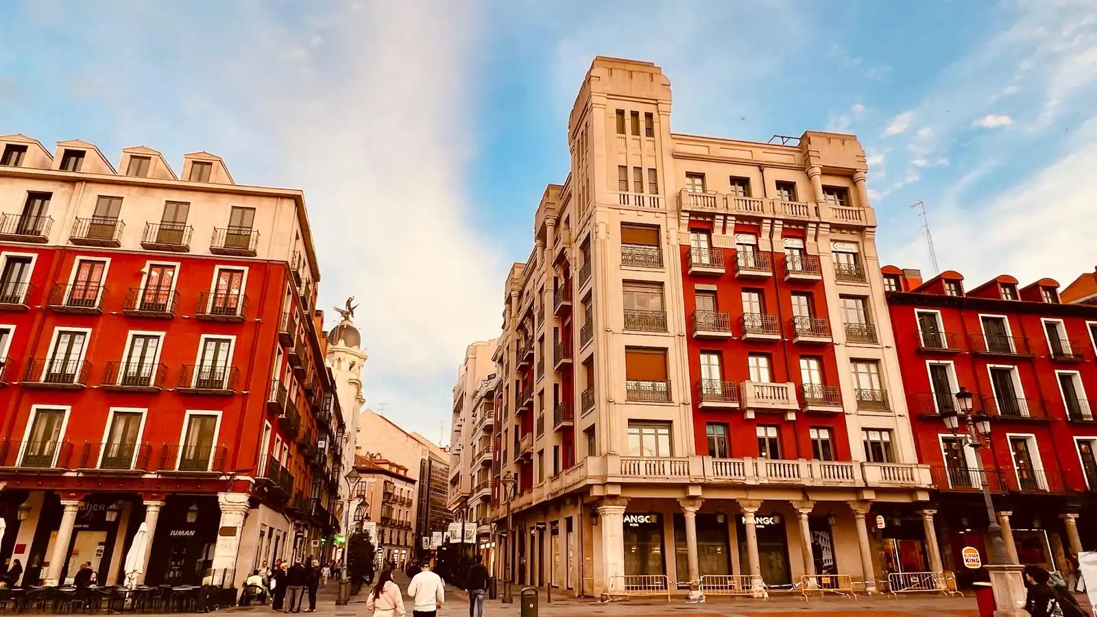 Außenansicht von Wohnung zum Verkauf in Valladolid mit Heizung, Parkett und Terrasse