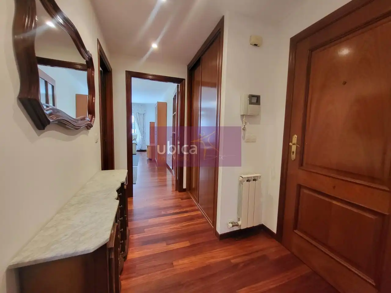 Pis en venda en Vigo  amb Calefacció, Parquet i Terrassa