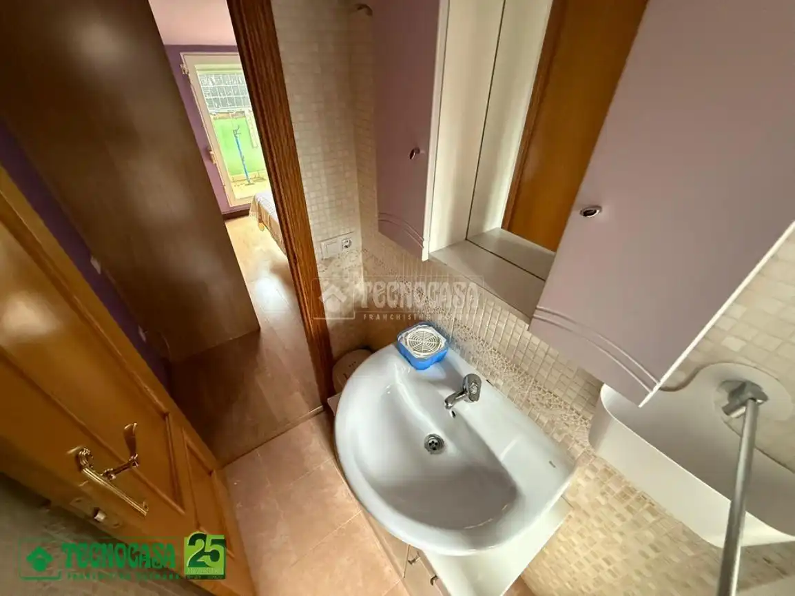 Bathroom of Flat for sale in Ciudad Real  with Air Conditioner