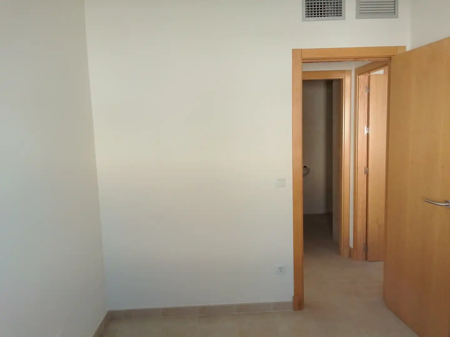 Apartamento en venta en Ubrique con Jardín privado, Balcón y Piscina comunitaria