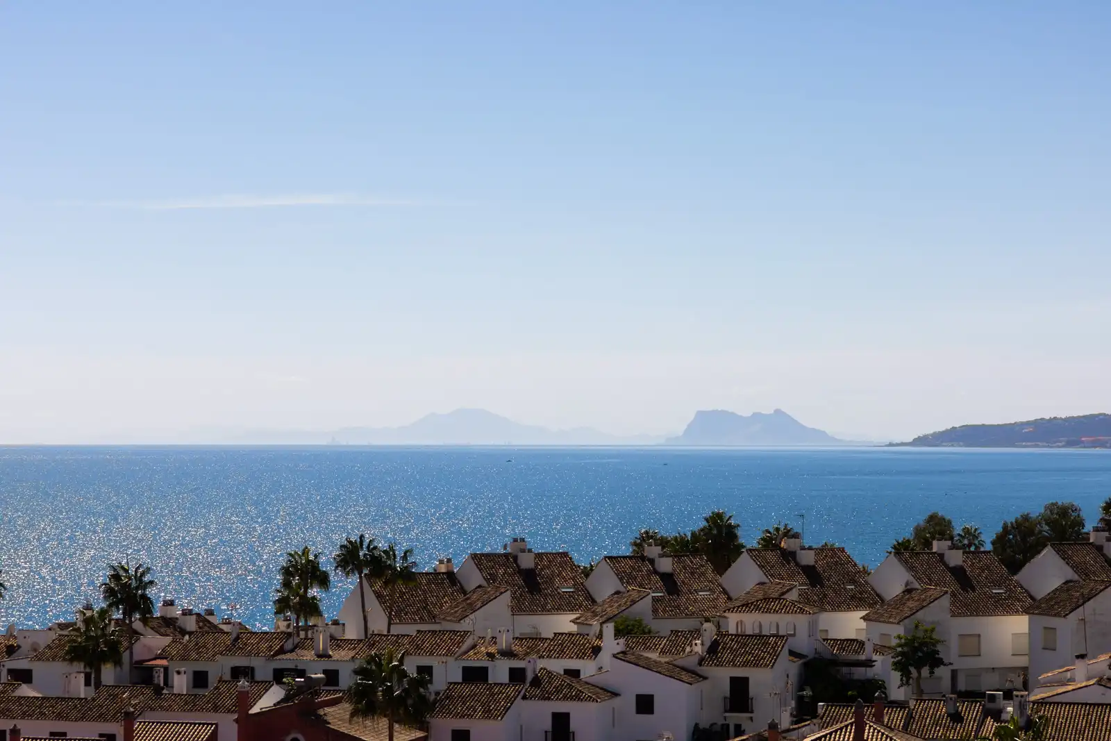 Vista exterior de Ático en venta en Estepona con Aire acondicionado, Calefacción y Jardín privado