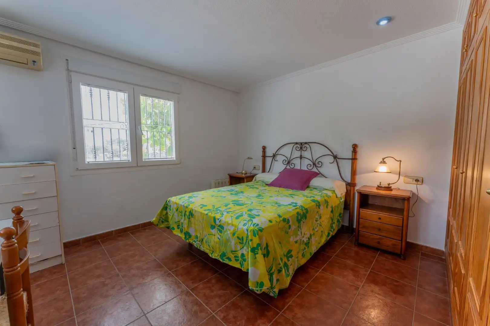 Dormitori de Casa o xalet en venda en Crevillent amb Piscina