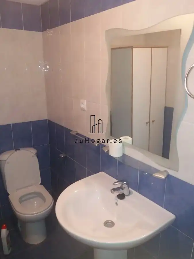 Bany de Apartament de lloguer en Badajoz amb Traster i Moblat
