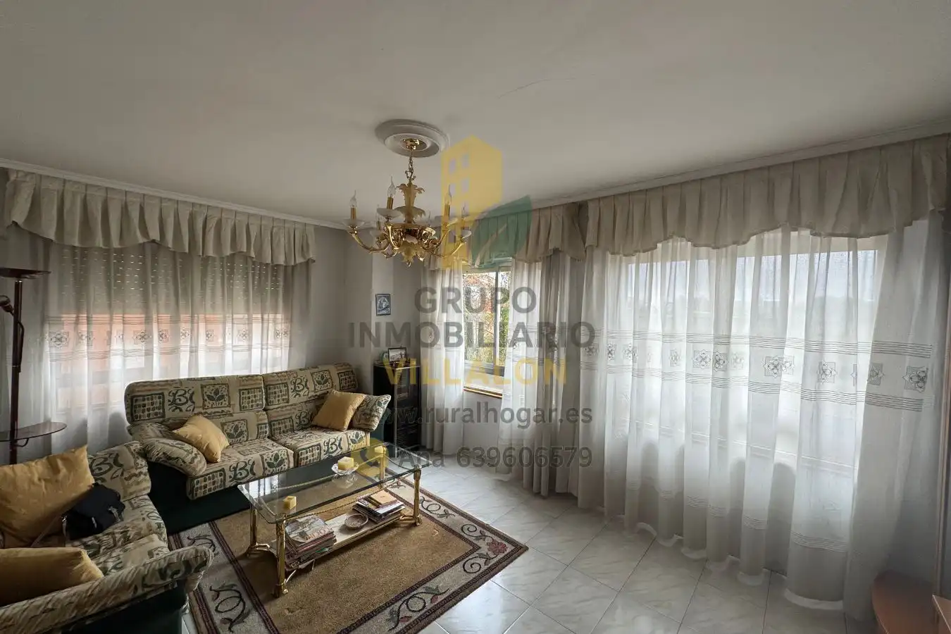 Living room of Flat for sale in León Capital   with Heating, Terrace and Furnished