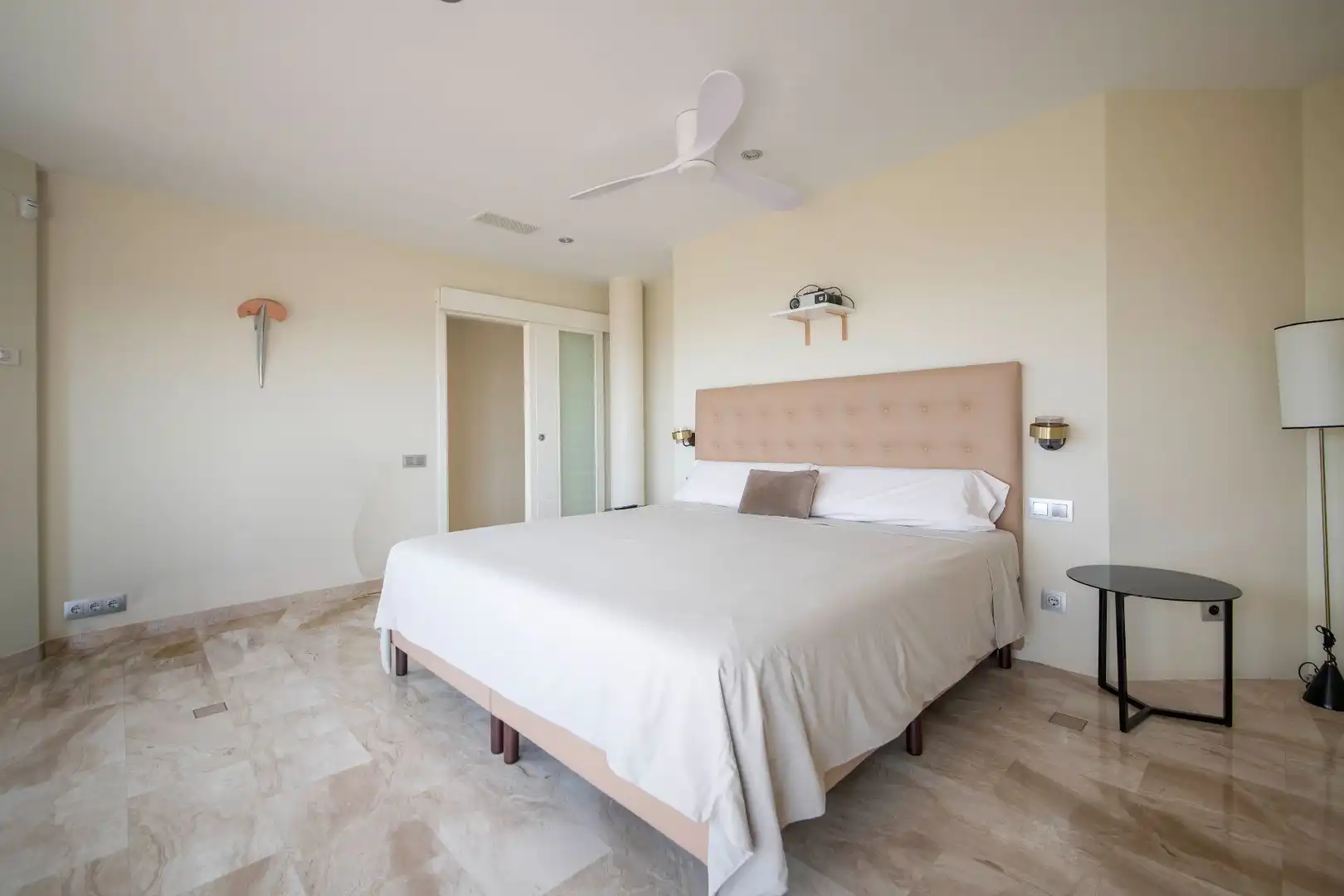 Habitación de Casa o chalet en venta en Alella con Aire acondicionado, Calefacción y Jardín privado