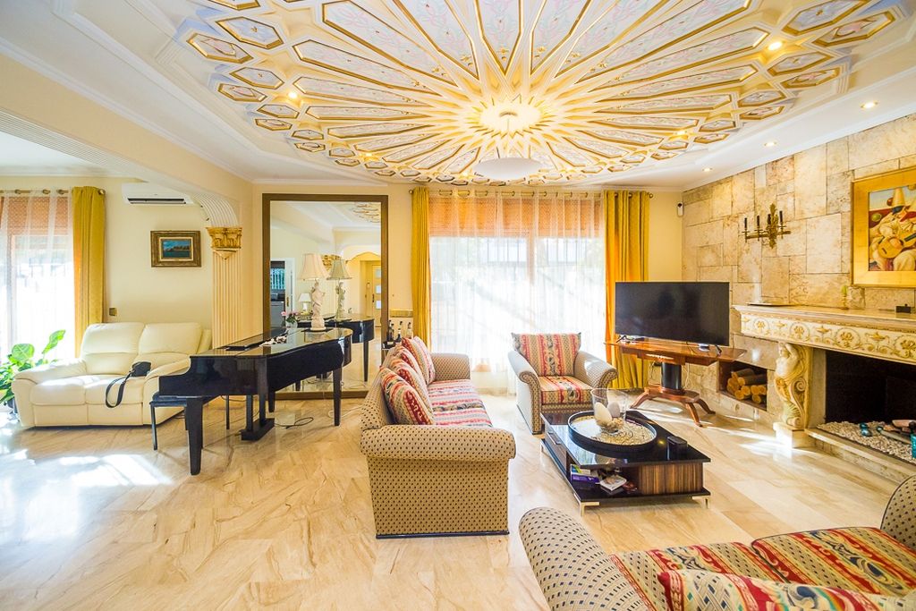 Living room of Single-family semi-detached for sale in Castell d'Aro, Platja d'Aro i s'Agaró  with Air Conditioner, Heating and Private garden