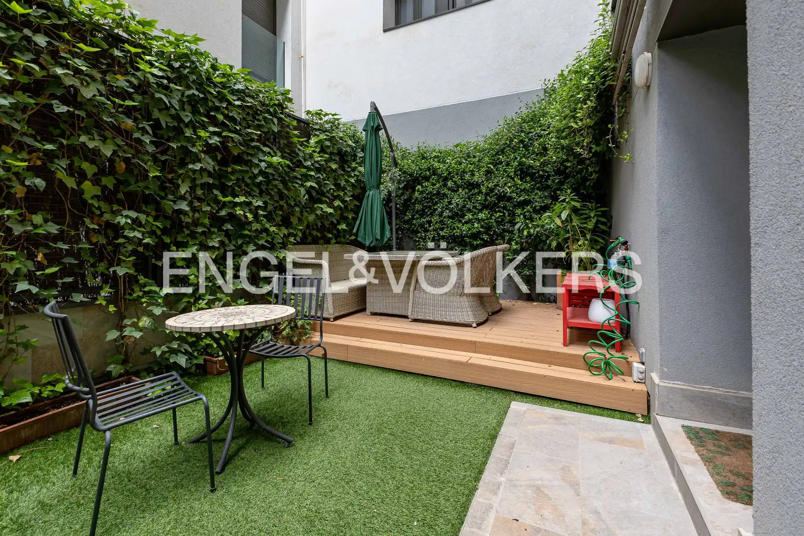 Terraza de Dúplex en venta en Madrid con Aire acondicionado, Calefacción y Jardín privado
