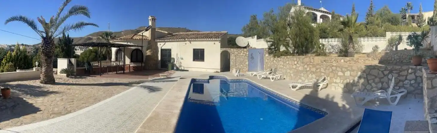 Piscina de Casa o chalet en venta en El Campello con Aire acondicionado, Calefacción y Jardín privado
