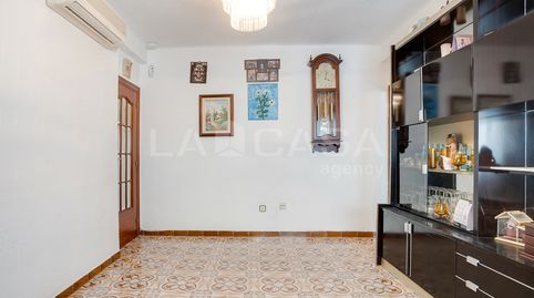 Foto 2 von Erdgeschoss zum Verkauf in Carrer Buguenvil·lea, Sant Ildefons, Cornellà de Llobregat