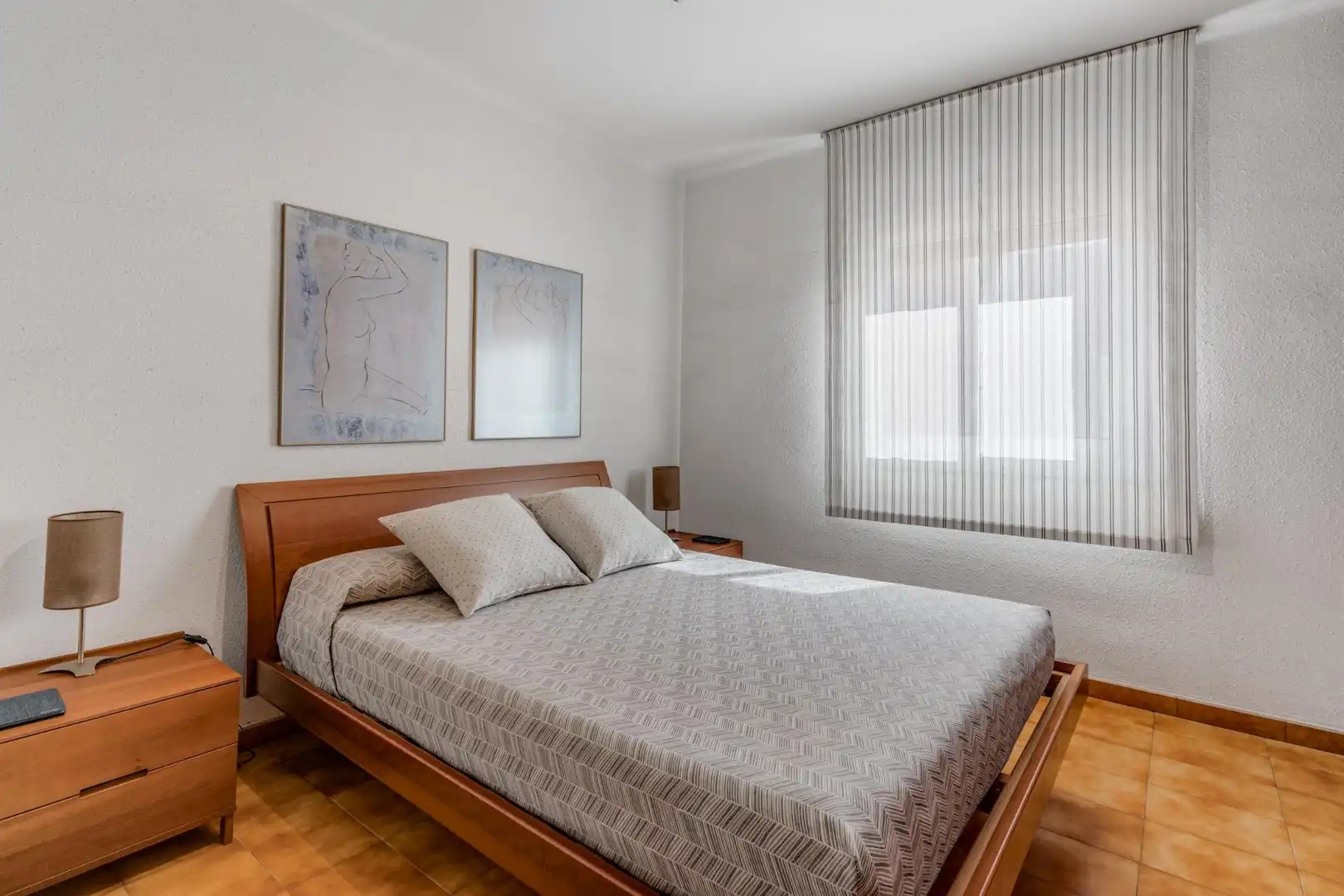 Habitación de Piso en venta en L'Hospitalet de Llobregat con Aire acondicionado, Amueblado y Alarma