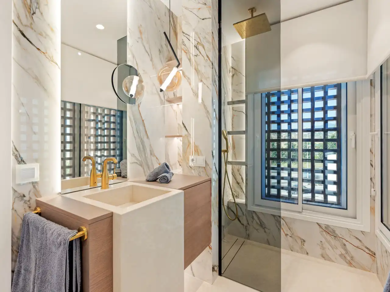 Bathroom of Duplexes for sale in Estepona  with Air Conditioner, Heating and Terrace
