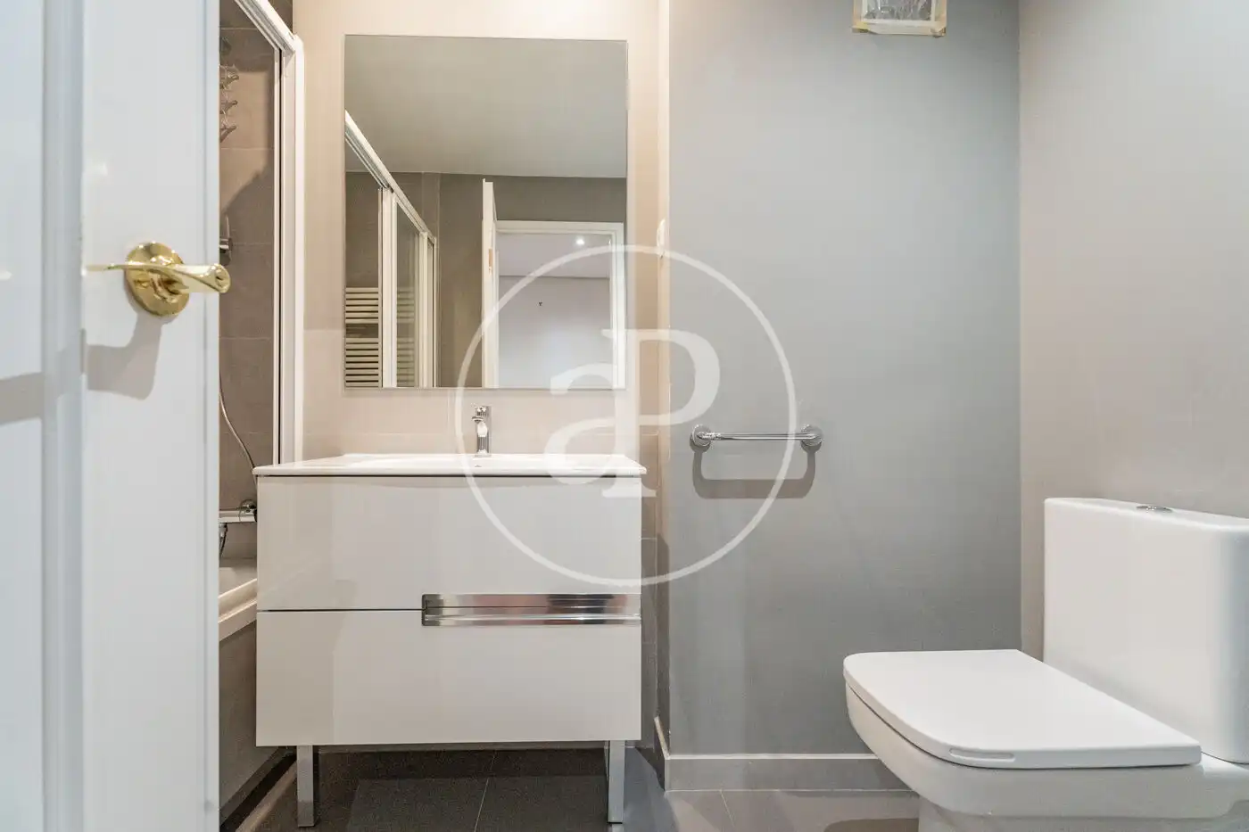 Baño de Piso en venta en Madrid con Aire acondicionado, Calefacción y Terraza