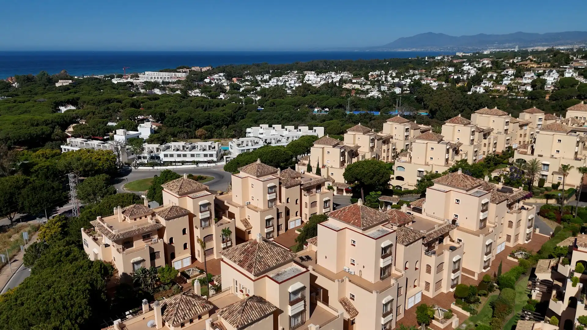 Vista exterior de Àtic en venda en Marbella amb Aire condicionat, Calefacció i Terrassa