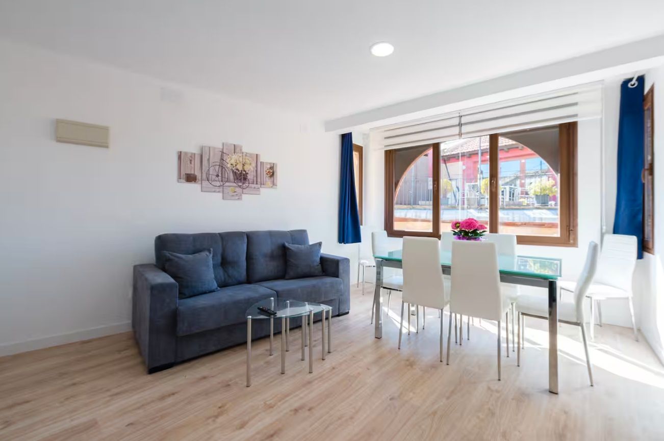 Living room of Apartment to rent in  Toledo Capital  with Air Conditioner, Heating and Furnished