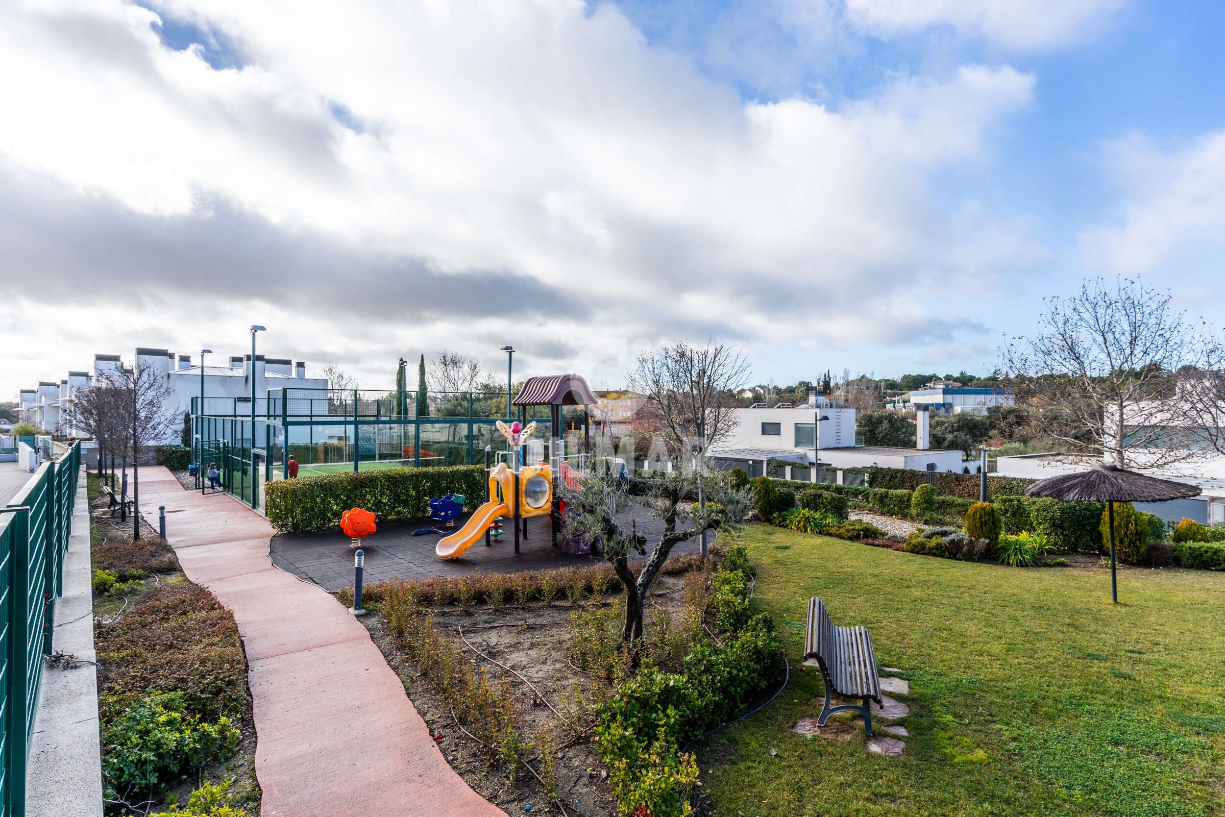 Vista exterior de Casa adosada en venta en Boadilla del Monte con Calefacción y Piscina