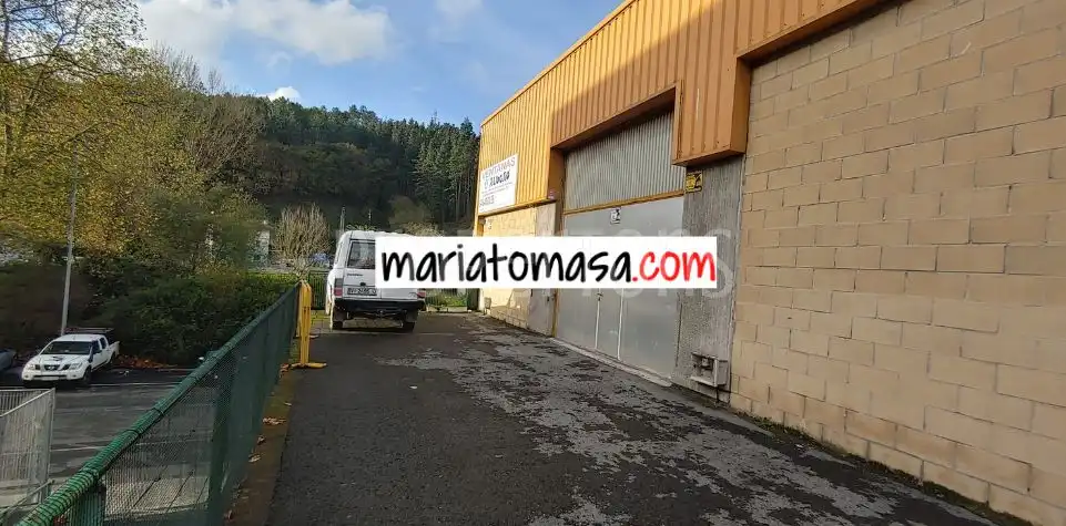 Aparcament de Nau industrial en venda en Ugao- Miraballes