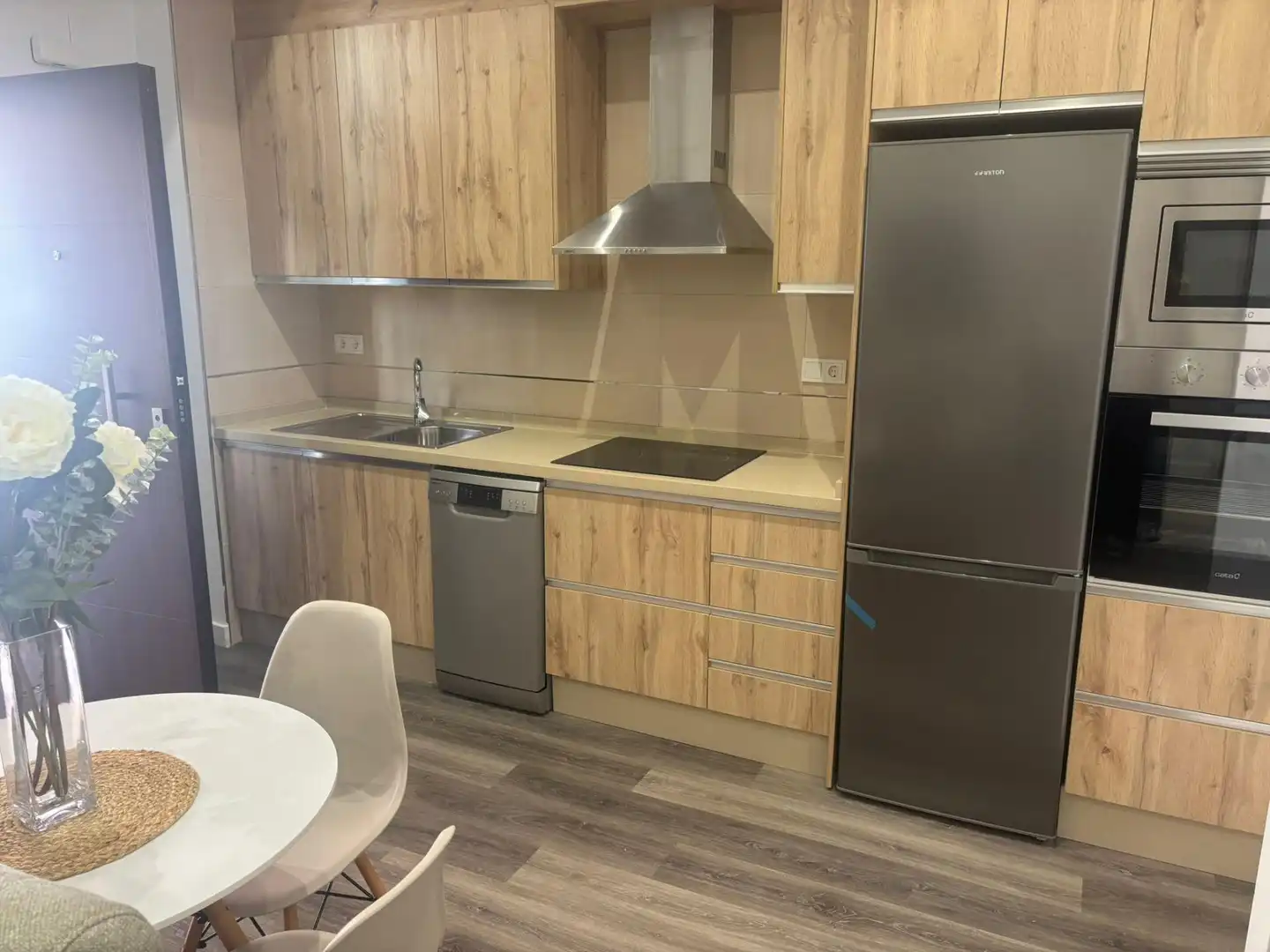 Cuina de Loft de lloguer en Córdoba amb Aire condicionat i Moblat