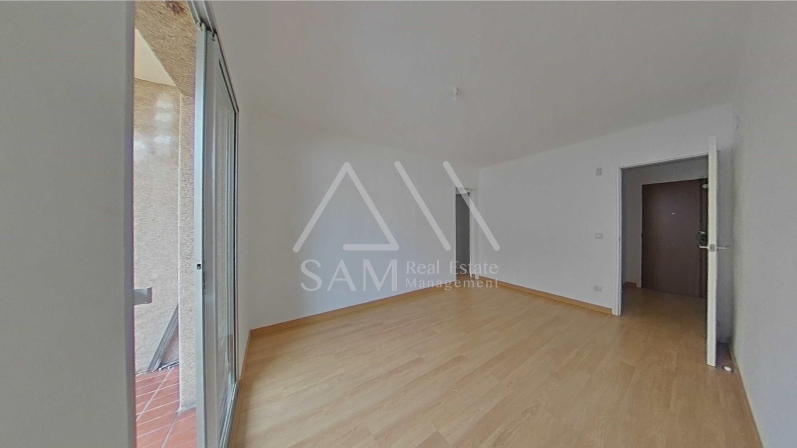 Sala d'estar de Pis en venda en Santa Coloma de Gramenet amb Balcó