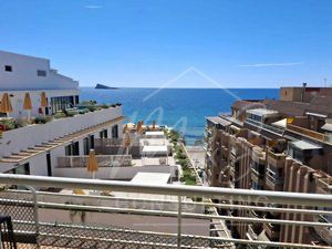 Vista exterior de Àtic en venda en Benidorm amb Parquet, Terrassa i Traster